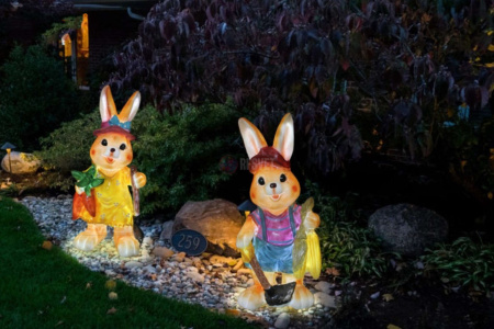 Объемная фигура из стекловолокна "Зайчик с кукурузой", 32*28*68 см, с трансформатором