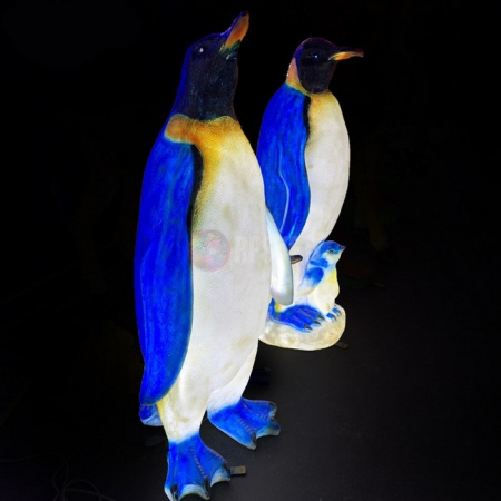 Объемная фигура из стекловолокна "Пингвин папа", 130*75*35 см, с трансформатором